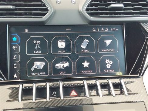Used 2022 Lamborghini Urus image 24