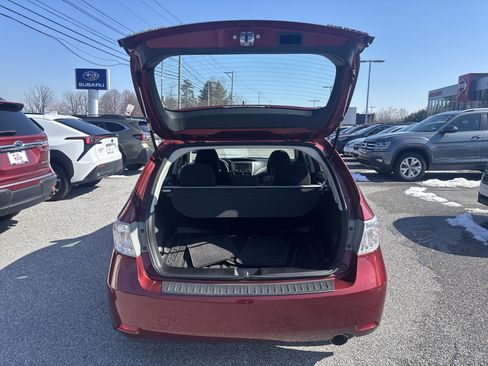 Used 2010 Subaru Impreza 2.5i image 5