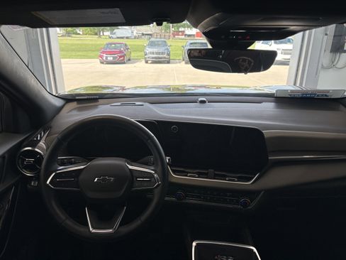 Used 2025 Chevrolet Equinox LT w/ Convenience Package II FWD image 11