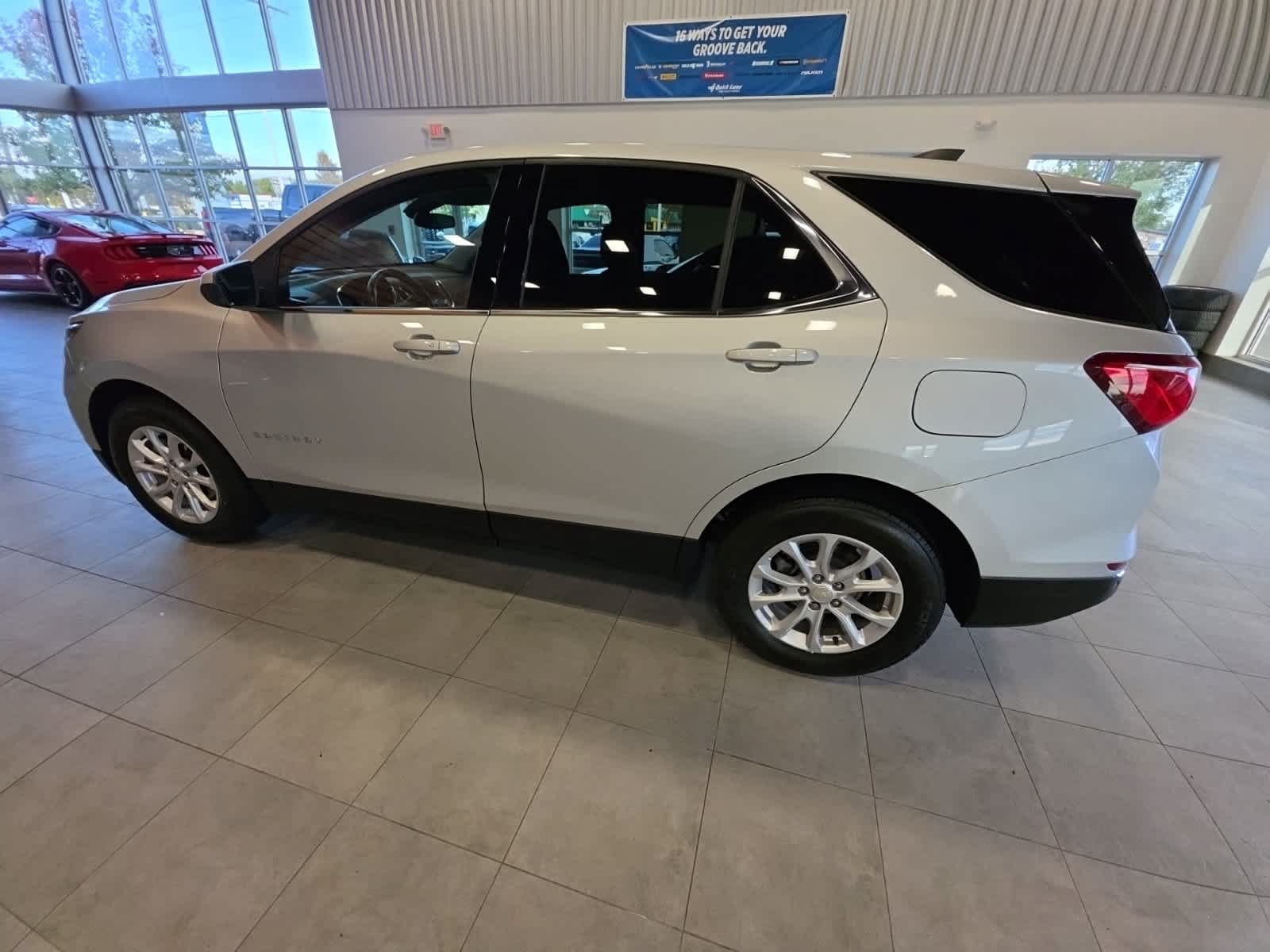 Used 2020 Chevrolet Equinox LT w/ Driver Convenience Package FWD image 19