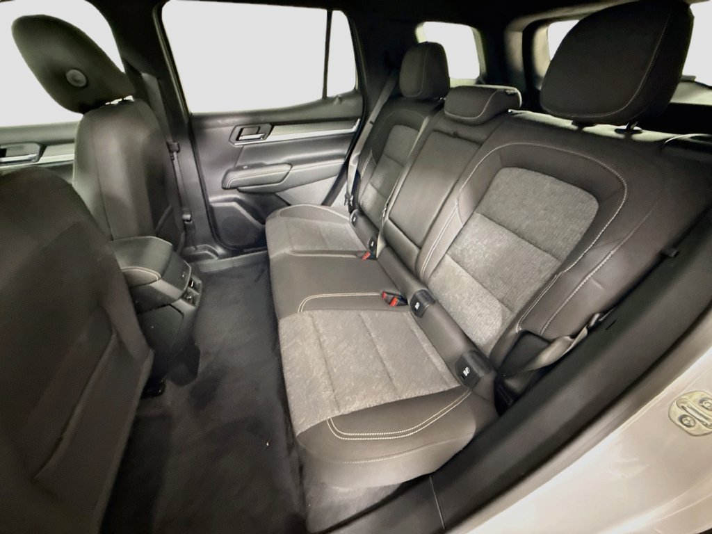 Used 2025 GMC Terrain Elevation w/ Black Edition AWD/4WD image 23