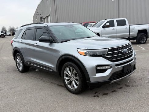 Used 2023 Ford Explorer XLT w/ Equipment Group 202A image 2