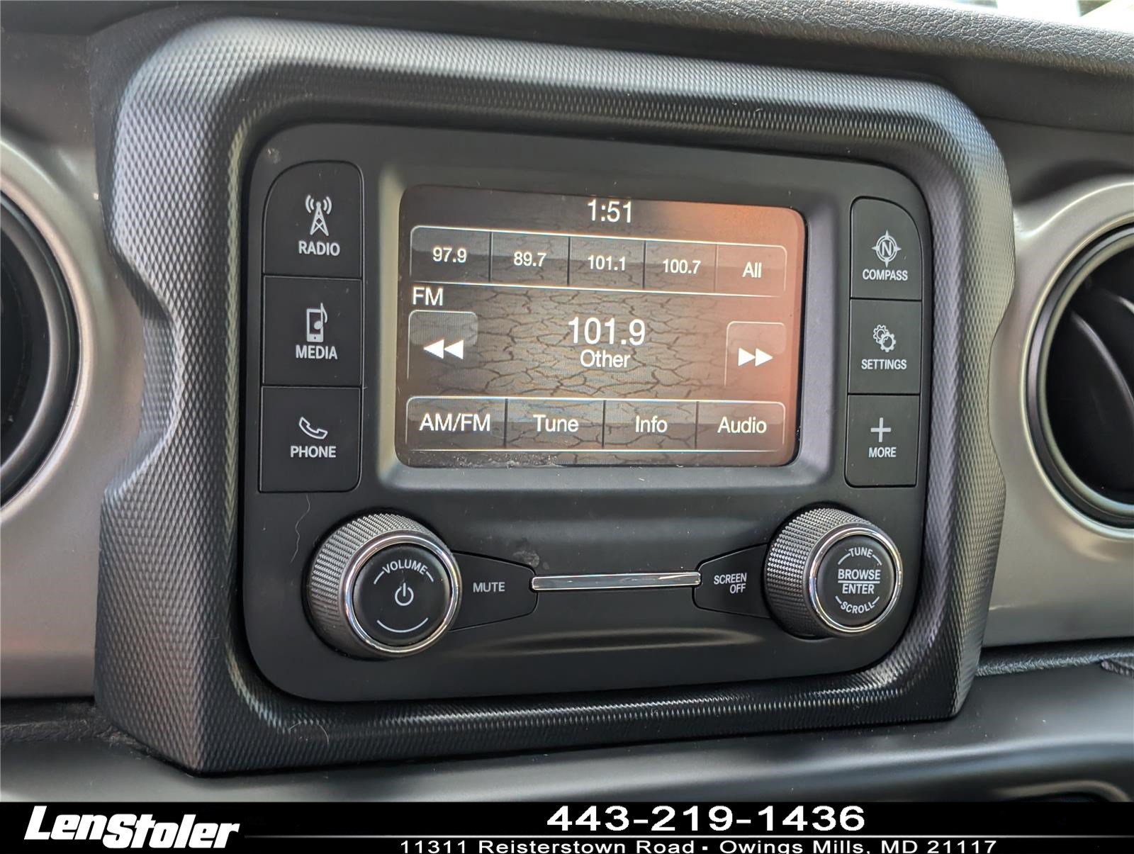 Used 2018 Jeep Wrangler Sport AWD/4WD image 28