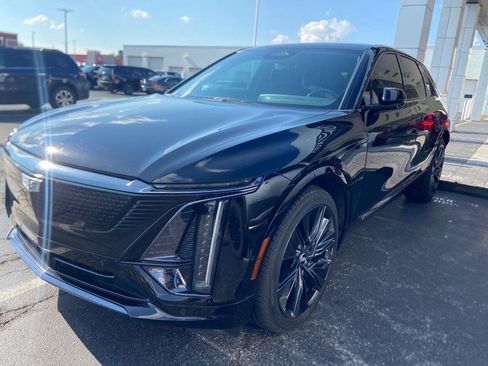 Used 2024 Cadillac Lyriq Sport AWD/4WD image 3