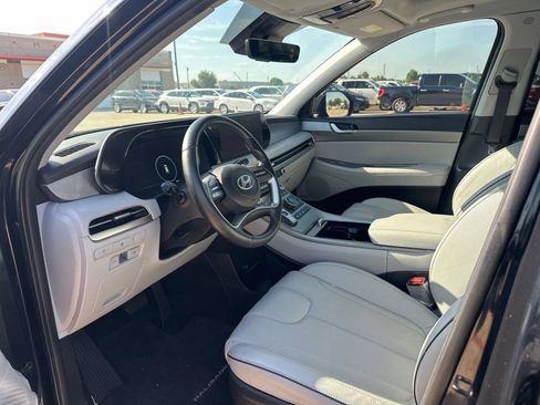 Used 2024 Hyundai Palisade SEL w/ Premium Package FWD image 4