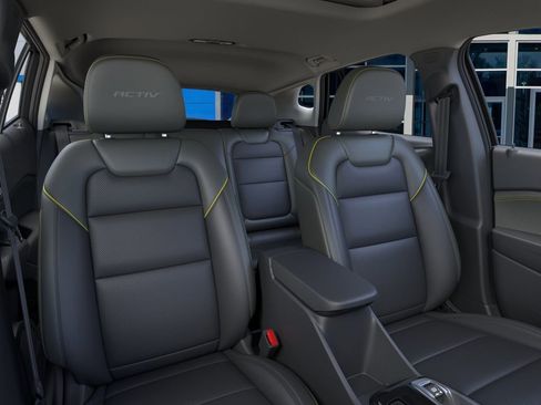 New 2026 Chevrolet Trax ACTIV w/ Sunroof Package FWD image 17