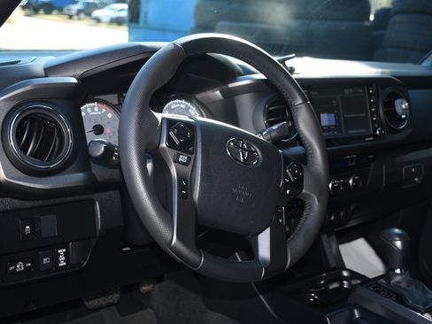 Certified 2023 Toyota Tacoma TRD Off-Road image 8