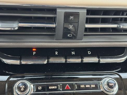 Used 2022 Lincoln Corsair FWD w/ Equipment Group 101A image 5