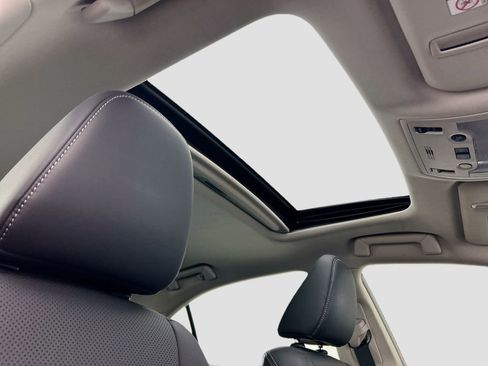 Used 2016 Lexus IS 200t image 16