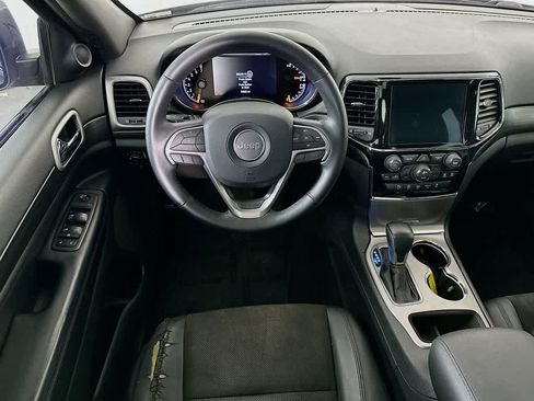 Used 2019 Jeep Grand Cherokee Altitude RWD image 9
