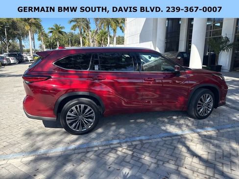 Used 2021 Toyota Highlander Platinum image 32