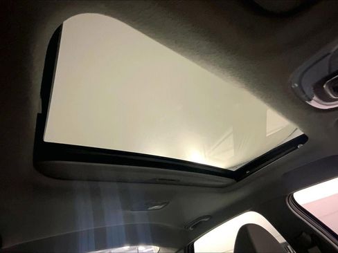 Used 2025 Hyundai Elantra SEL image 28