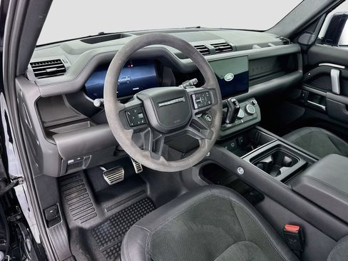 Used 2024 Land Rover Defender 90 V8 AWD/4WD image 4