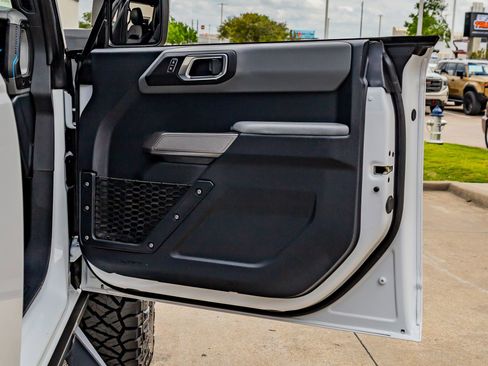 Used 2022 Ford Bronco Black Diamond w/ Sasquatch Package image 37