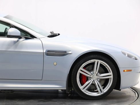 Used 2011 Aston Martin V8 Vantage Coupe RWD image 52