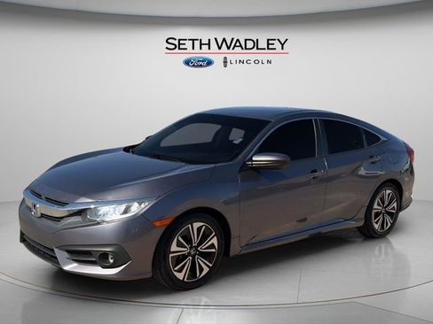 Used 2017 Honda Civic EX-T image 3