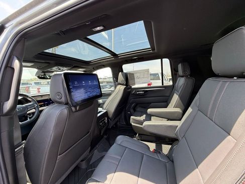 New 2026 Chevrolet Suburban RST w/ Advanced Technology Package AWD/4WD image 18