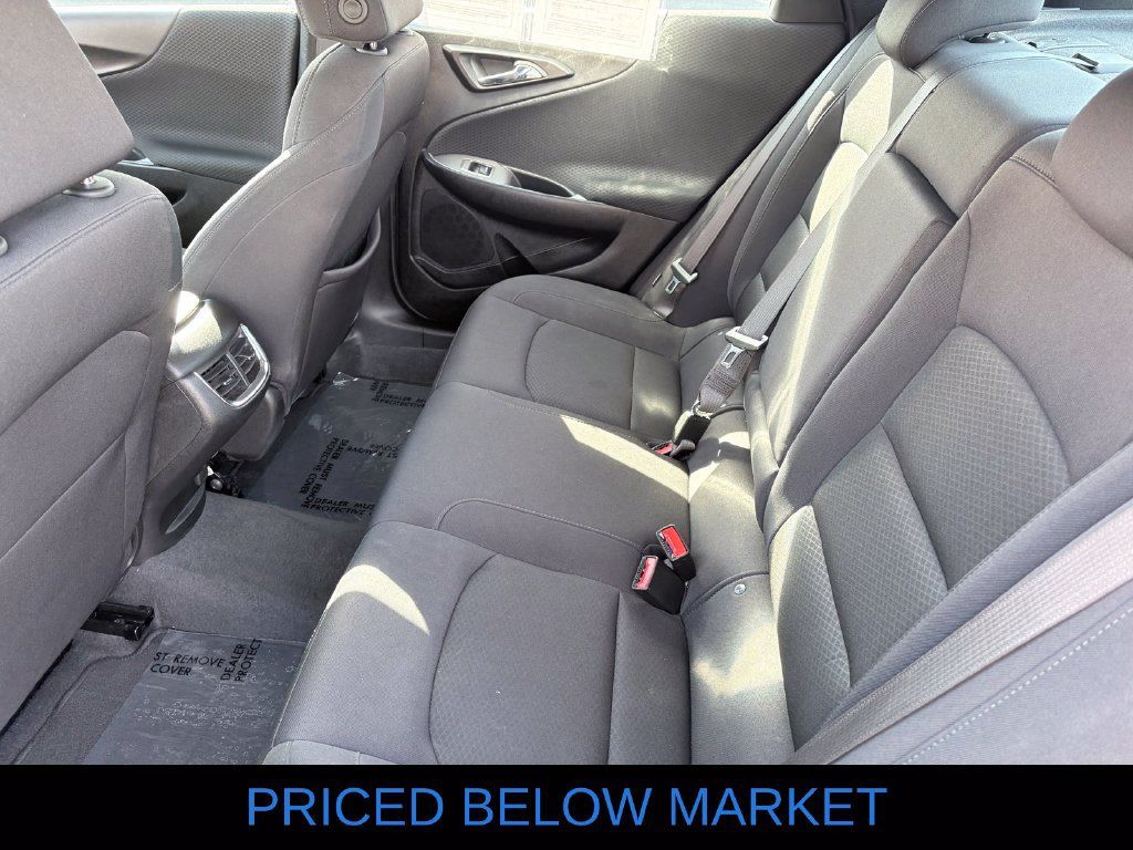 Used 2025 Chevrolet Malibu LT FWD image 7