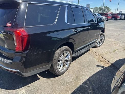Used 2021 GMC Yukon SLT w/ Rear Media and Nav Package image 8