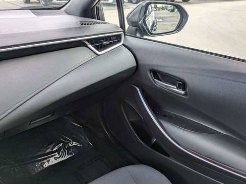Used 2025 Toyota Corolla SE w/ SE Premium Package FWD image 17