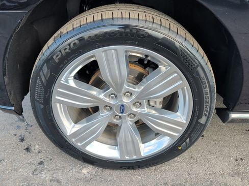 Used 2023 Ford Expedition Platinum AWD/4WD image 8