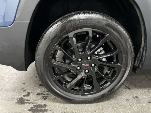 Certified 2024 GMC Terrain SLT w/ Elevation Edition AWD/4WD image 32