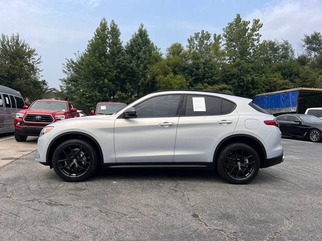 Used 2021 Alfa Romeo Stelvio Sprint w/ Nero Edizione RWD image 2
