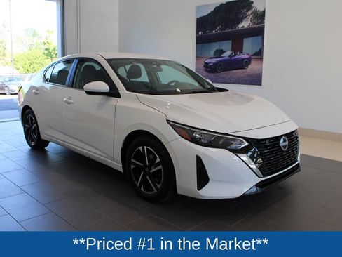 Used 2024 Nissan Sentra SV FWD image 2