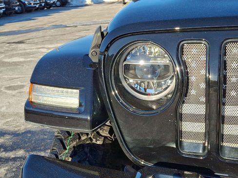 Used 2021 Jeep Wrangler Unlimited Sahara image 28