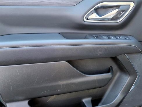 Used 2024 GMC Yukon SLT image 10