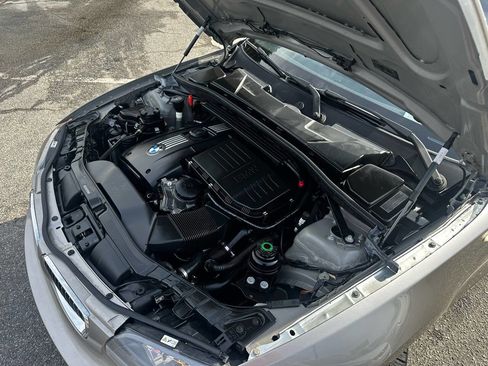 Used 2010 BMW 135i Convertible image 33