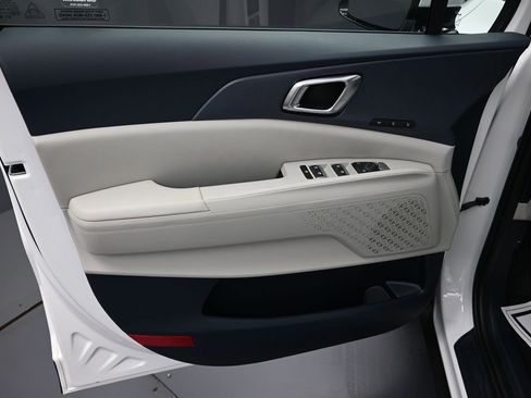 New 2026 Kia Carnival EX FWD image 10