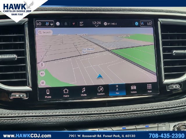Certified 2024 Chrysler Pacifica Premium FWD image 22