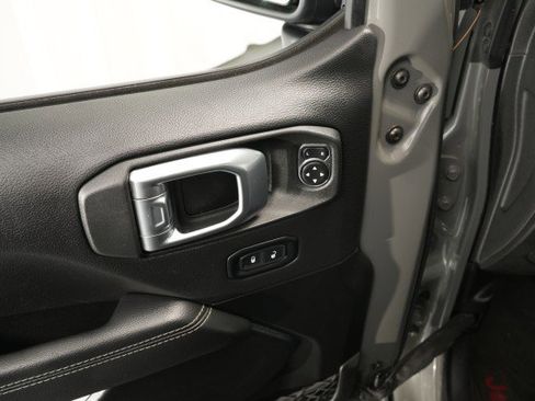 Used 2022 Jeep Wrangler Unlimited Sahara w/ Cold Weather Group AWD/4WD image 27