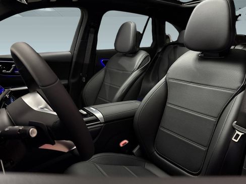 Used 2026 Mercedes-Benz GLC 300 4MATIC image 5