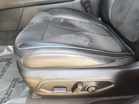 Used 2023 Jeep Grand Cherokee L Laredo image 27