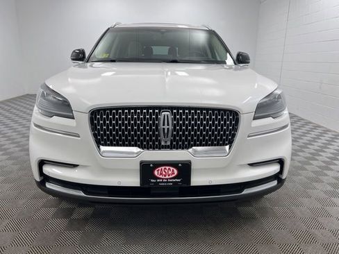 Used 2023 Lincoln Aviator Reserve w/ Equipment Group 201A AWD/4WD image 3