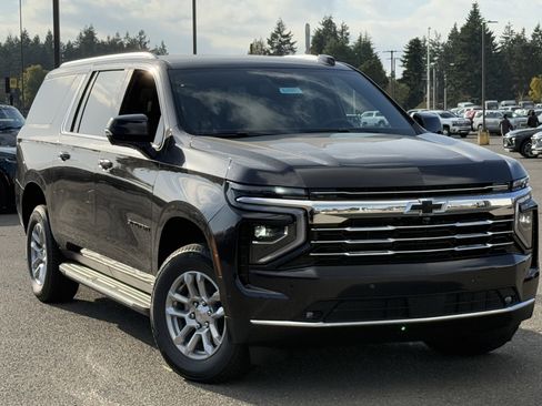 New 2026 Chevrolet Suburban LT w/ Comfort Package image 7