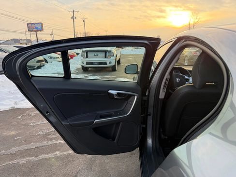 Used 2016 Volvo S60 T5 Premier FWD image 33