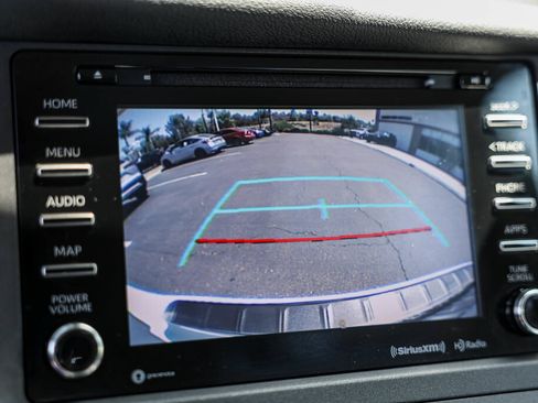Used 2020 Toyota Sienna LE w/ Carpet Mat Package FWD image 15