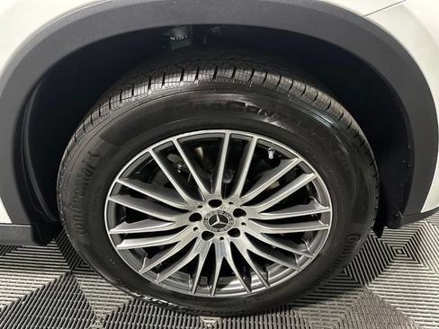 Used 2026 Mercedes-Benz GLC 300 4MATIC image 9