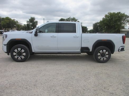 New 2026 GMC Sierra 2500 Denali w/ Denali Reserve Package image 10