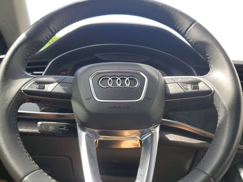 Used 2019 Audi Q8 Prestige w/ Luxury Package AWD/4WD image 25