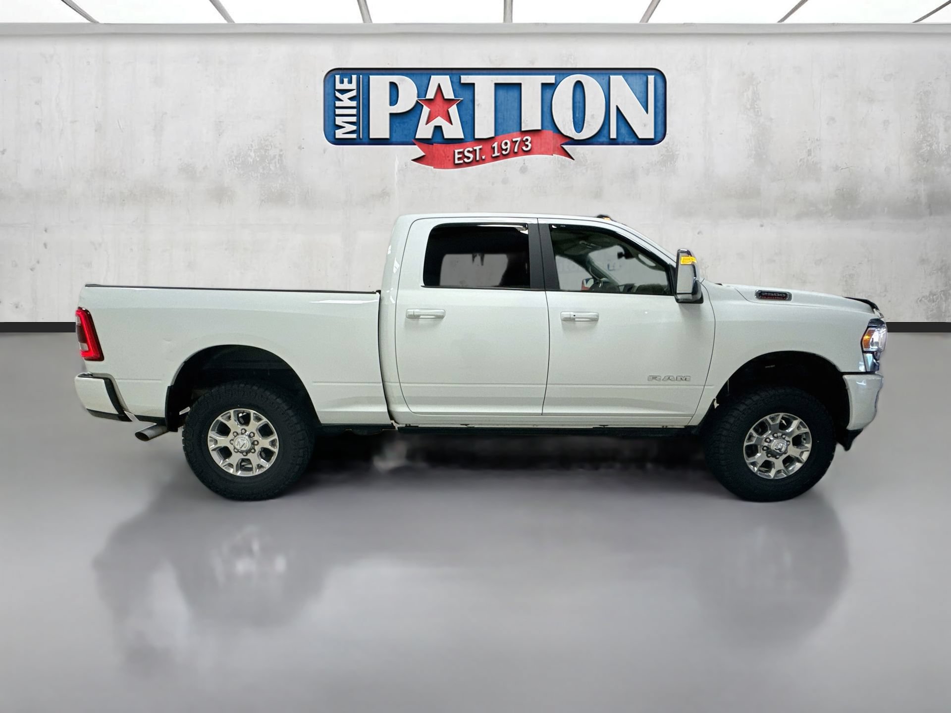 Used 2023 RAM 2500 Laramie AWD/4WD image 8