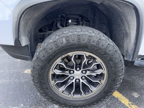 Used 2022 Chevrolet Colorado ZR2 image 11