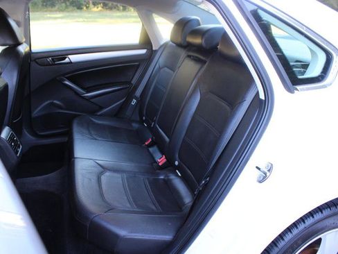 Used 2013 Volkswagen Passat 2.5 SE image 14