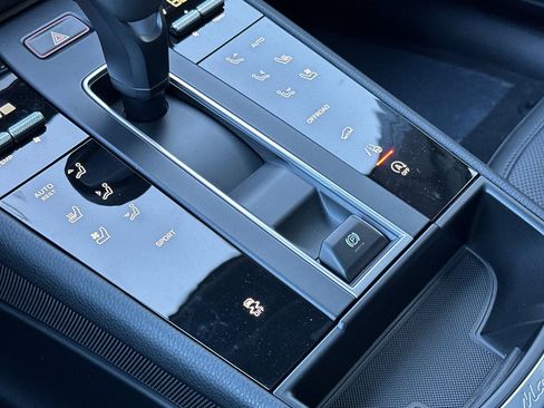 New 2026 Porsche Macan AWD/4WD image 26