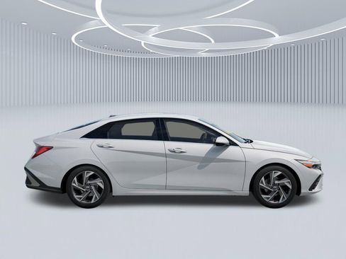 New 2026 Hyundai Elantra Limited image 7