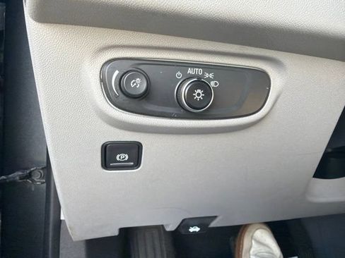Used 2020 GMC Terrain SLE w/ Driver Convenience Package FWD image 26