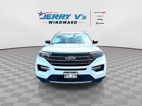 Used 2023 Ford Explorer XLT w/ Equipment Group 202A image 3